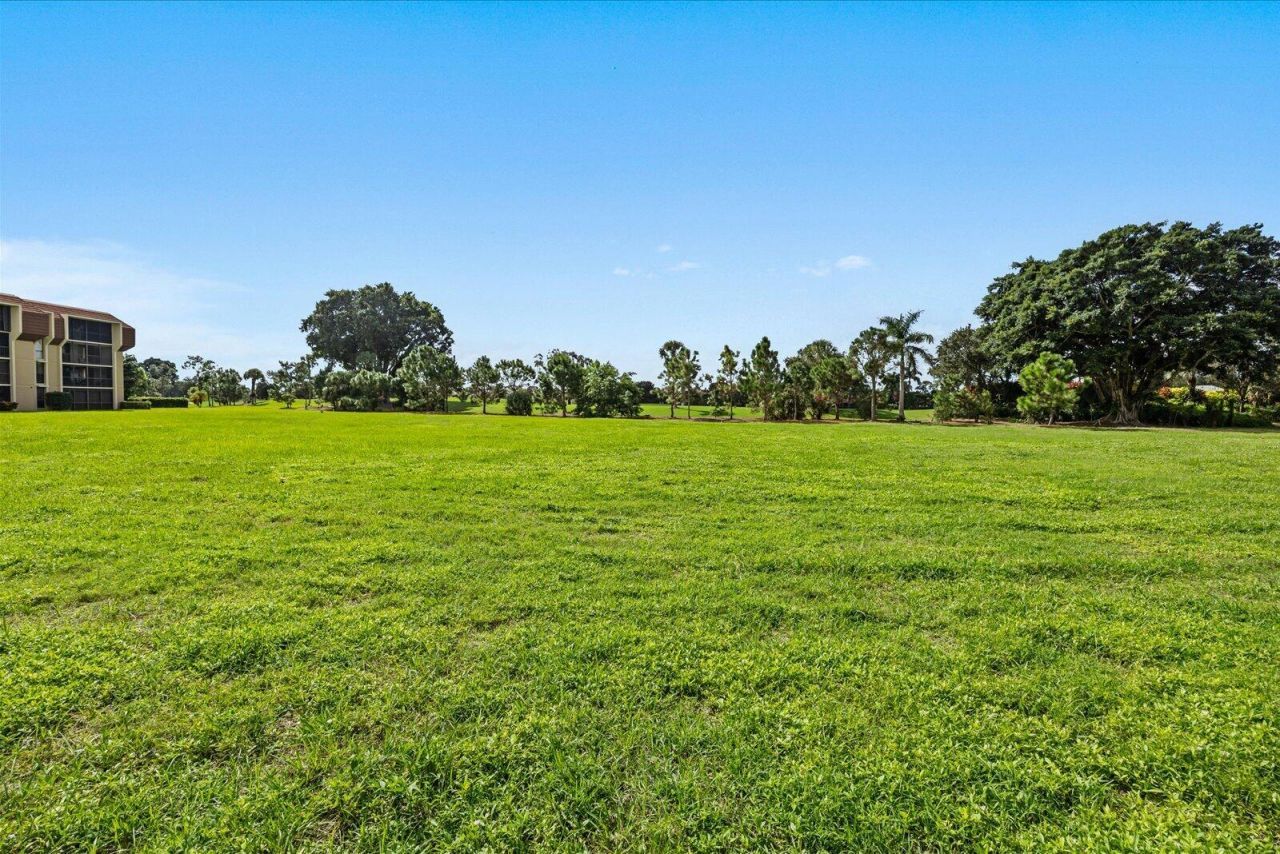 5390 Woodland Lakes Drive, Unit 105, Palm Beach Gardens, FL 33418 Photo