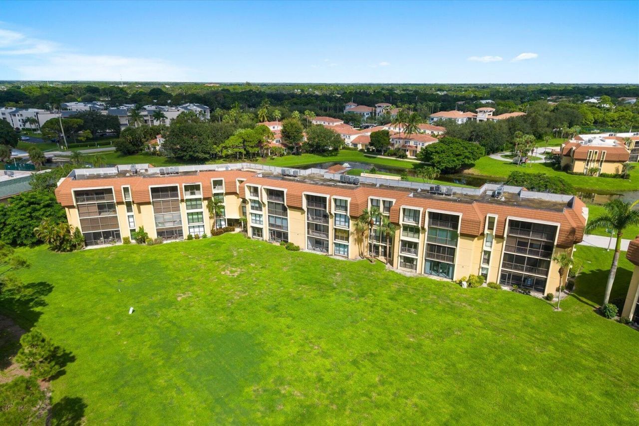 5390 Woodland Lakes Drive, Unit 105, Palm Beach Gardens, FL 33418 Photo