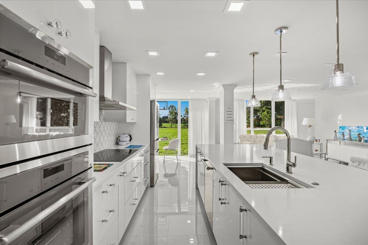 5390 Woodland Lakes Drive, Unit 105, Palm Beach Gardens, FL 33418 Photo