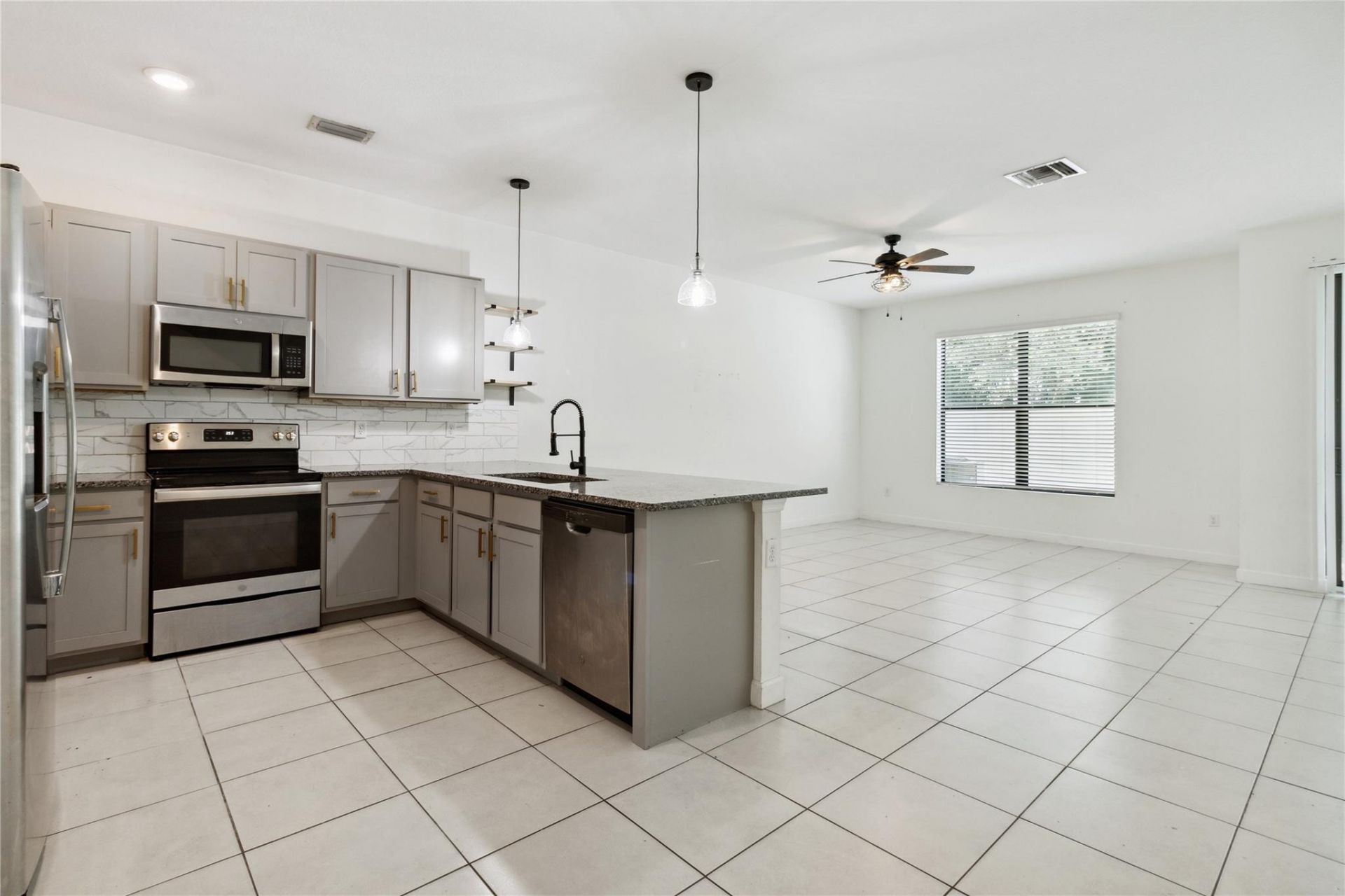 1002 Sweet Briar Lane, Riviera Beach, FL 33410 Photo