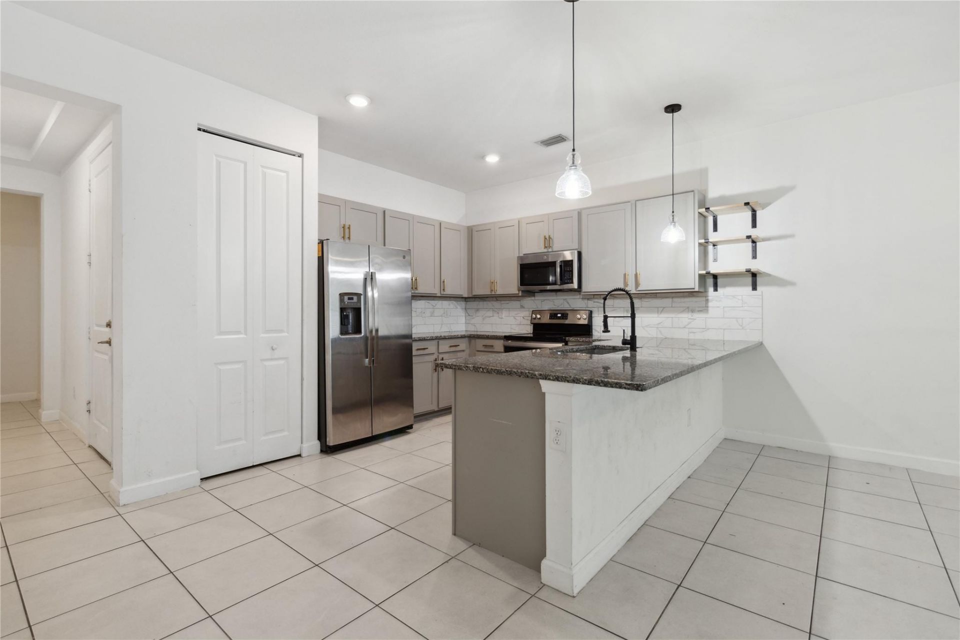 1002 Sweet Briar Lane, Riviera Beach, FL 33410 Photo