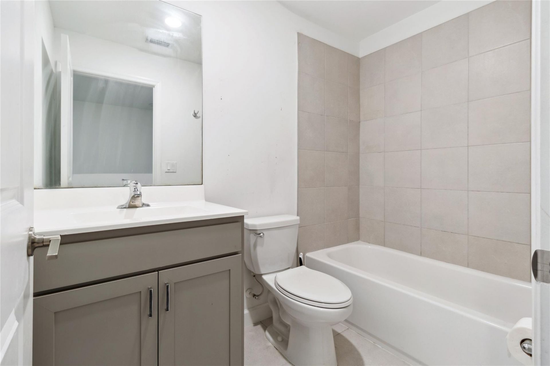 1002 Sweet Briar Lane, Riviera Beach, FL 33410 Photo