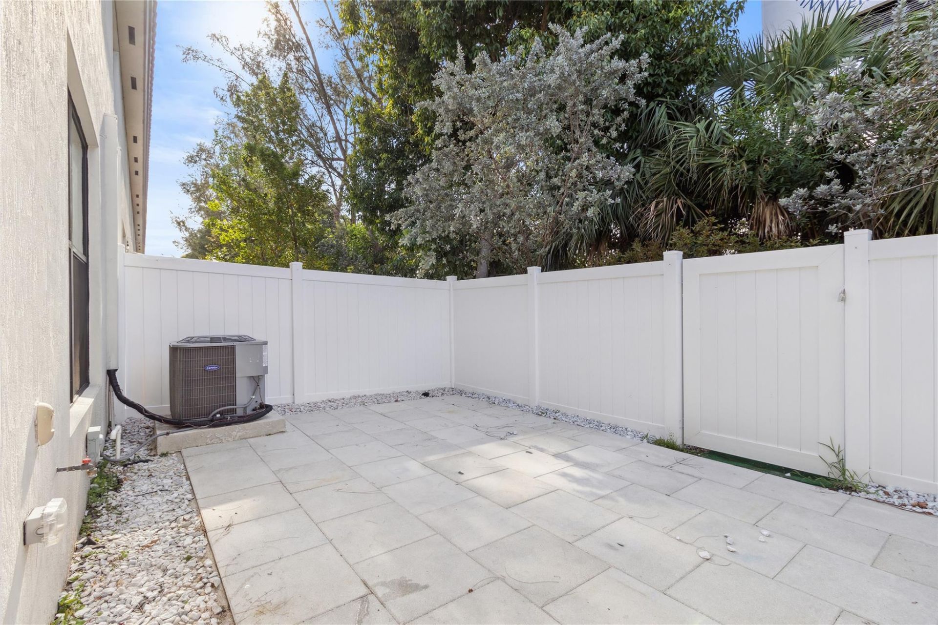 1002 Sweet Briar Lane, Riviera Beach, FL 33410 Photo