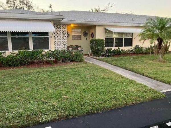 109 Lakes End Drive, Unit B, Fort Pierce, FL 34982