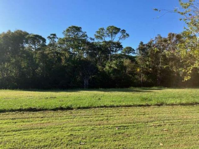 109 Lakes End Drive, Unit B, Fort Pierce, FL 34982 Photo