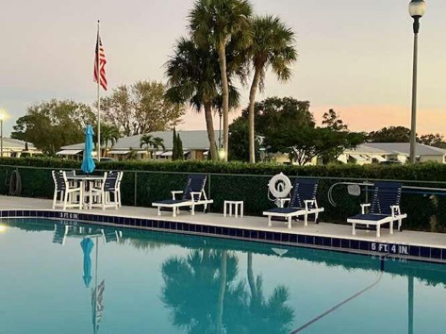 109 Lakes End Drive, Unit B, Fort Pierce, FL 34982 Photo