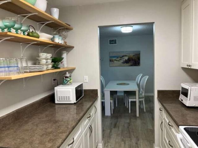 109 Lakes End Drive, Unit B, Fort Pierce, FL 34982 Photo