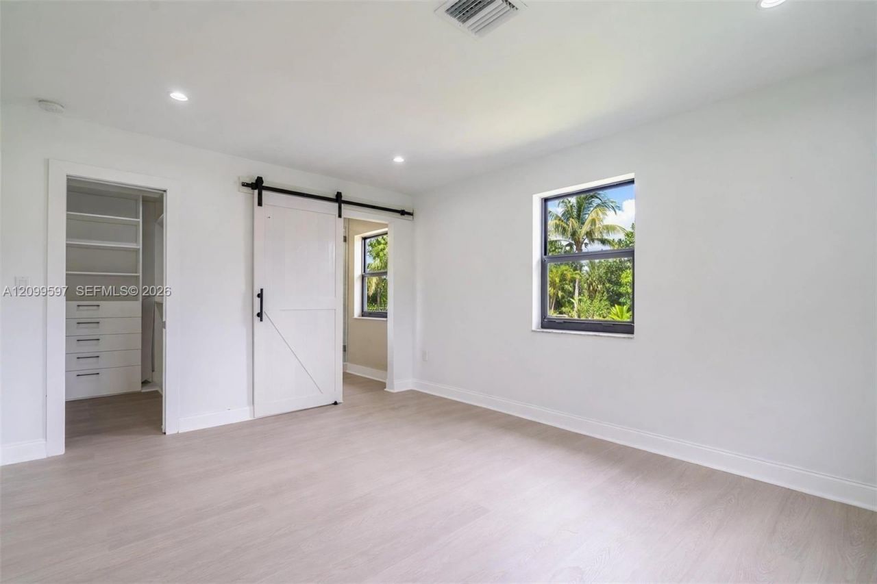 10 NW 100th St , Miami Shores, FL 33150 Photo
