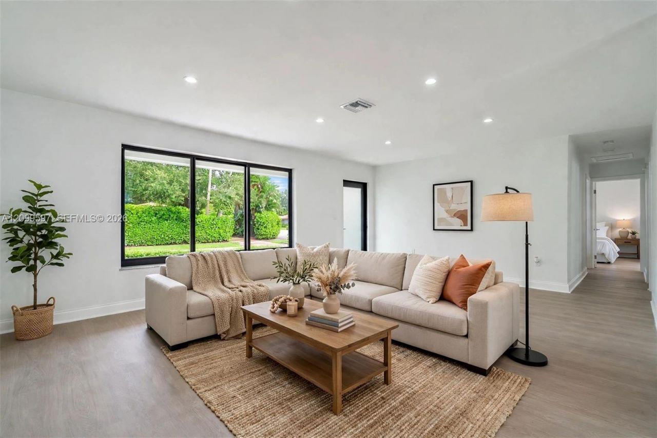 10 NW 100th St , Miami Shores, FL 33150 Photo