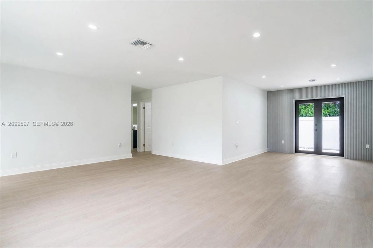 10 NW 100th St , Miami Shores, FL 33150 Photo