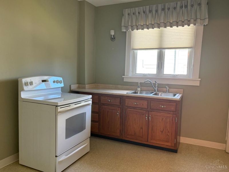 3927 Delmar Avenue, Cheviot, OH 45211 Photo 8