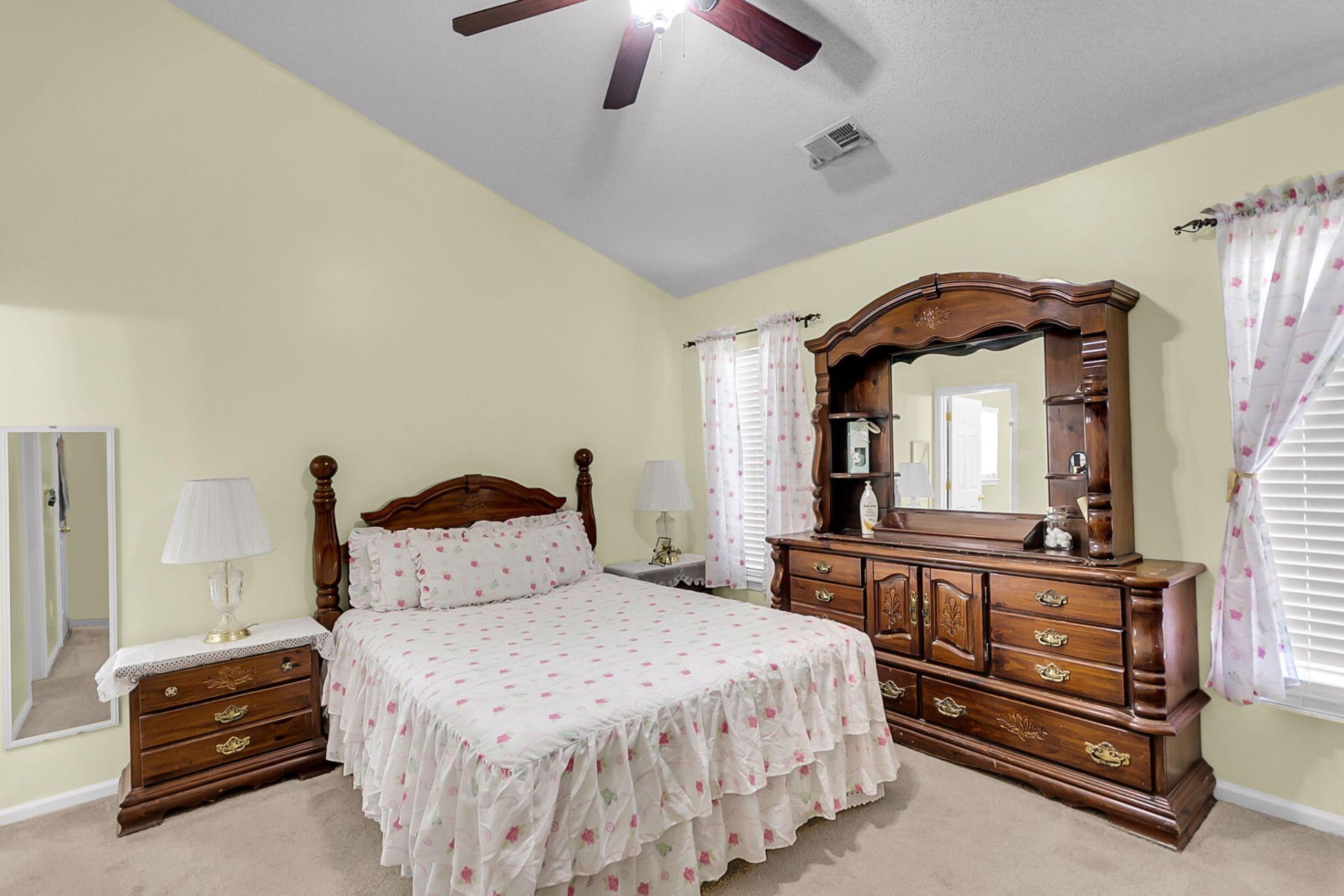 1416 Pinethicket Drive Photo 4