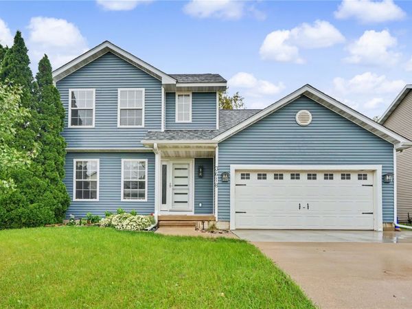 3618 Falcon View Road SW, Cedar Rapids, IA 52404