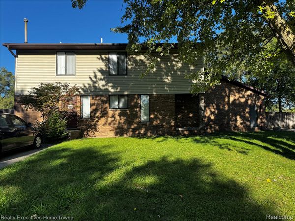38615 Meadowdale Street , Clinton Township, Mi 48036