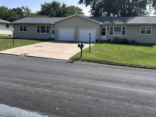 309 GEORGIA Parkway, Unit A, Washington, IL 61571