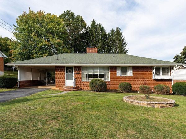 1115 SKYMONT RD, STAUNTON, VA 24401