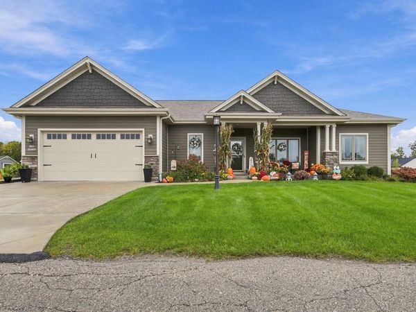W208N16296 Renee WAY, Jackson, WI 53037