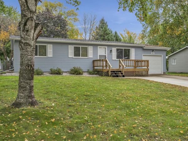 3121 Center Lake Drive , Spirit Lake, IA 51360