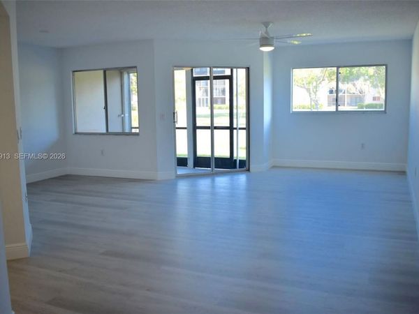 12550 SW 15th St, Unit 111E, Pembroke Pines, FL 33027
