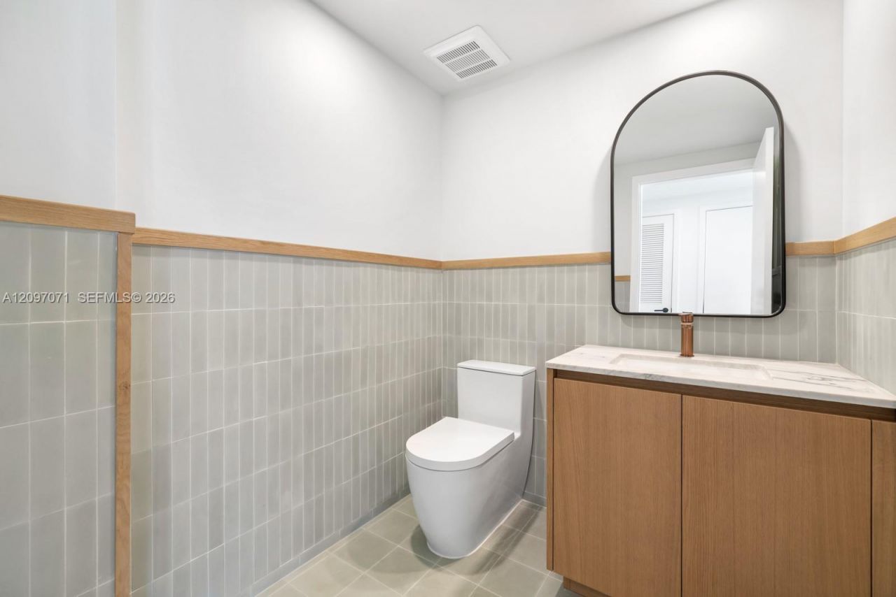 1176 97th , Unit 509, Bay Harbor Islands, FL 33160 Photo