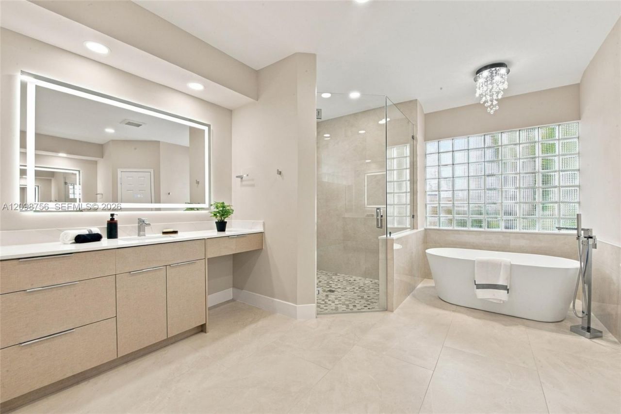 158 Dockside Cir , Weston, FL 33327 Photo