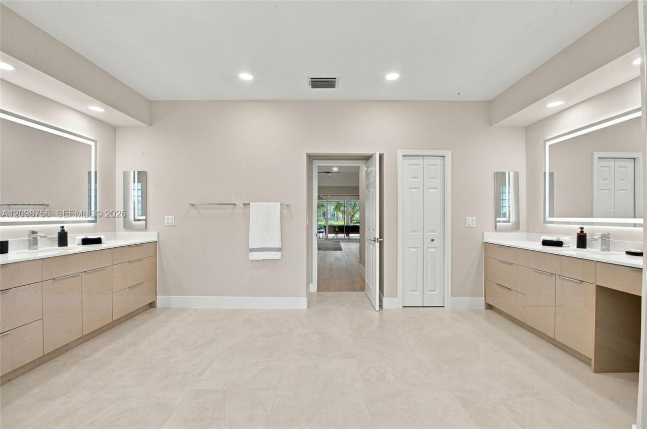 158 Dockside Cir , Weston, FL 33327 Photo