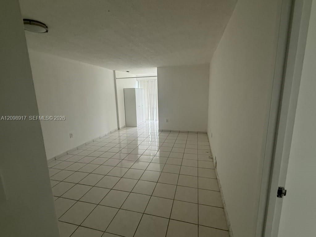 17560 Atlantic Blvd , Unit 405, Sunny Isles Beach, FL 33160 Photo