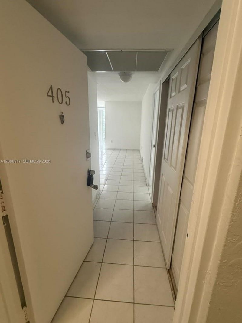 17560 Atlantic Blvd , Unit 405, Sunny Isles Beach, FL 33160 Photo