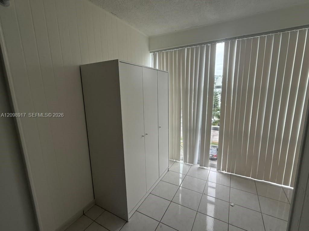 17560 Atlantic Blvd , Unit 405, Sunny Isles Beach, FL 33160 Photo