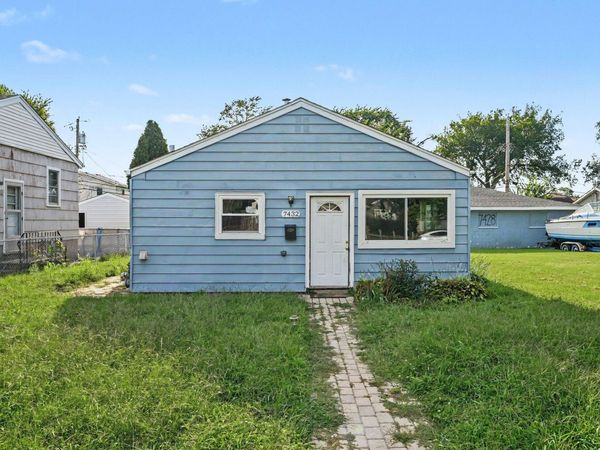 7432 Beech Avenue , Hammond, IN 46324