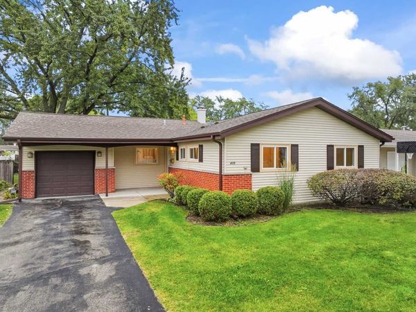 475 Olive Street , Hoffman Estates, IL 60169