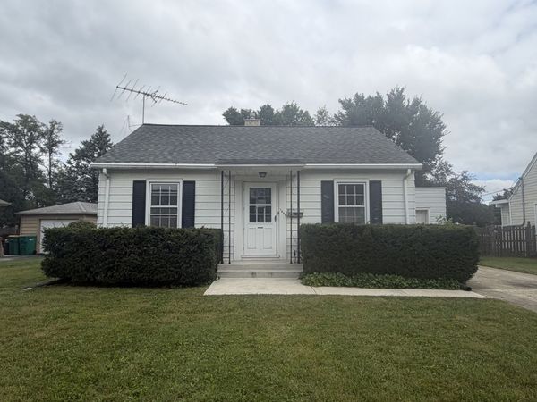 1607 Stratford Court , Joliet, IL 60435