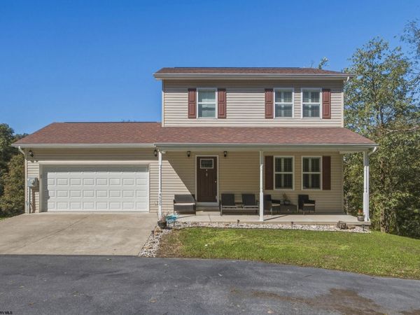 4626 Fairmont Road, Rivesville, WV 26588