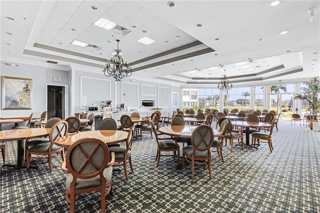 53 High Point Cir W, Unit 310, Naples, FL 34103 Photo