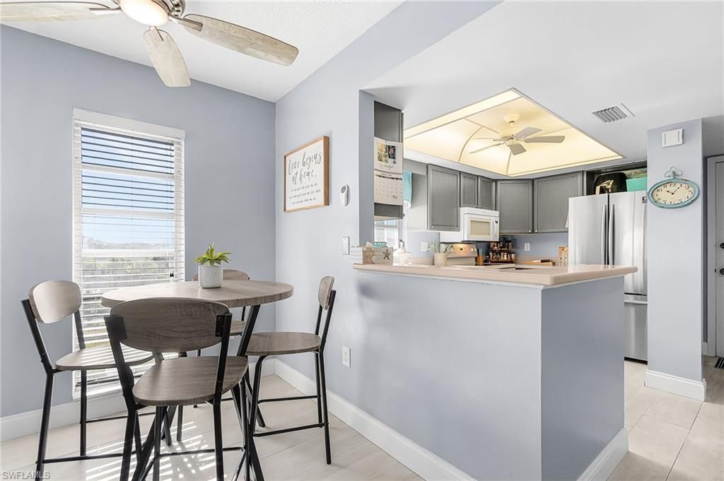 53 High Point Cir W, Unit 310, Naples, FL 34103 Photo