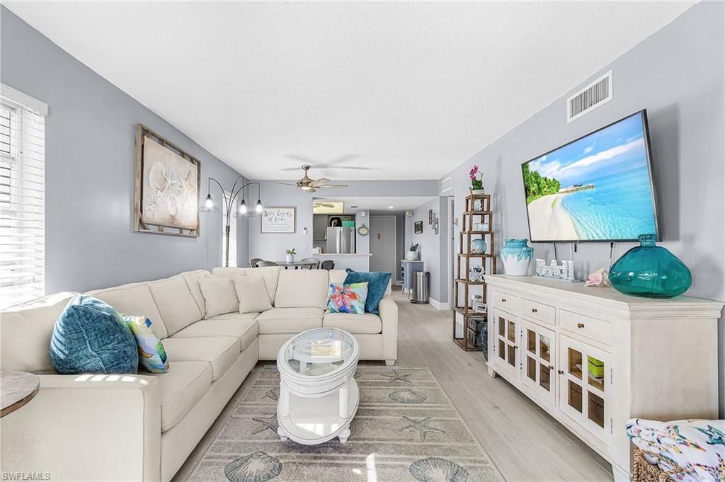 53 High Point Cir W, Unit 310, Naples, FL 34103 Photo