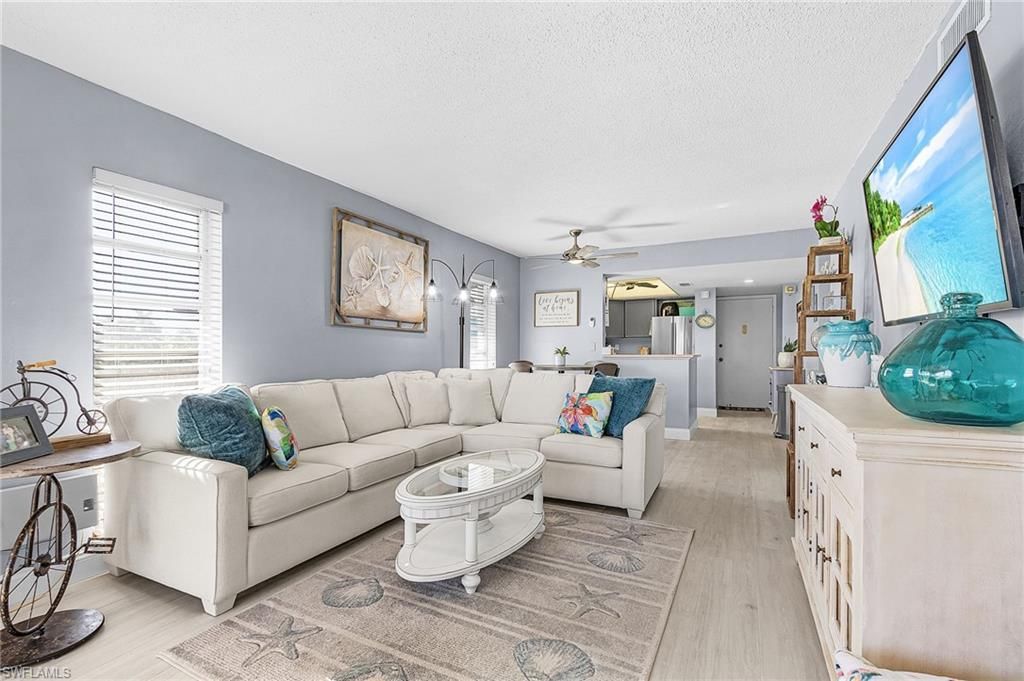 53 High Point Cir W, Unit 310, Naples, FL 34103 Photo