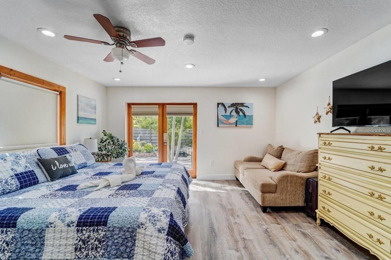 2598 Wood Street , Sarasota, FL 34237 Photo