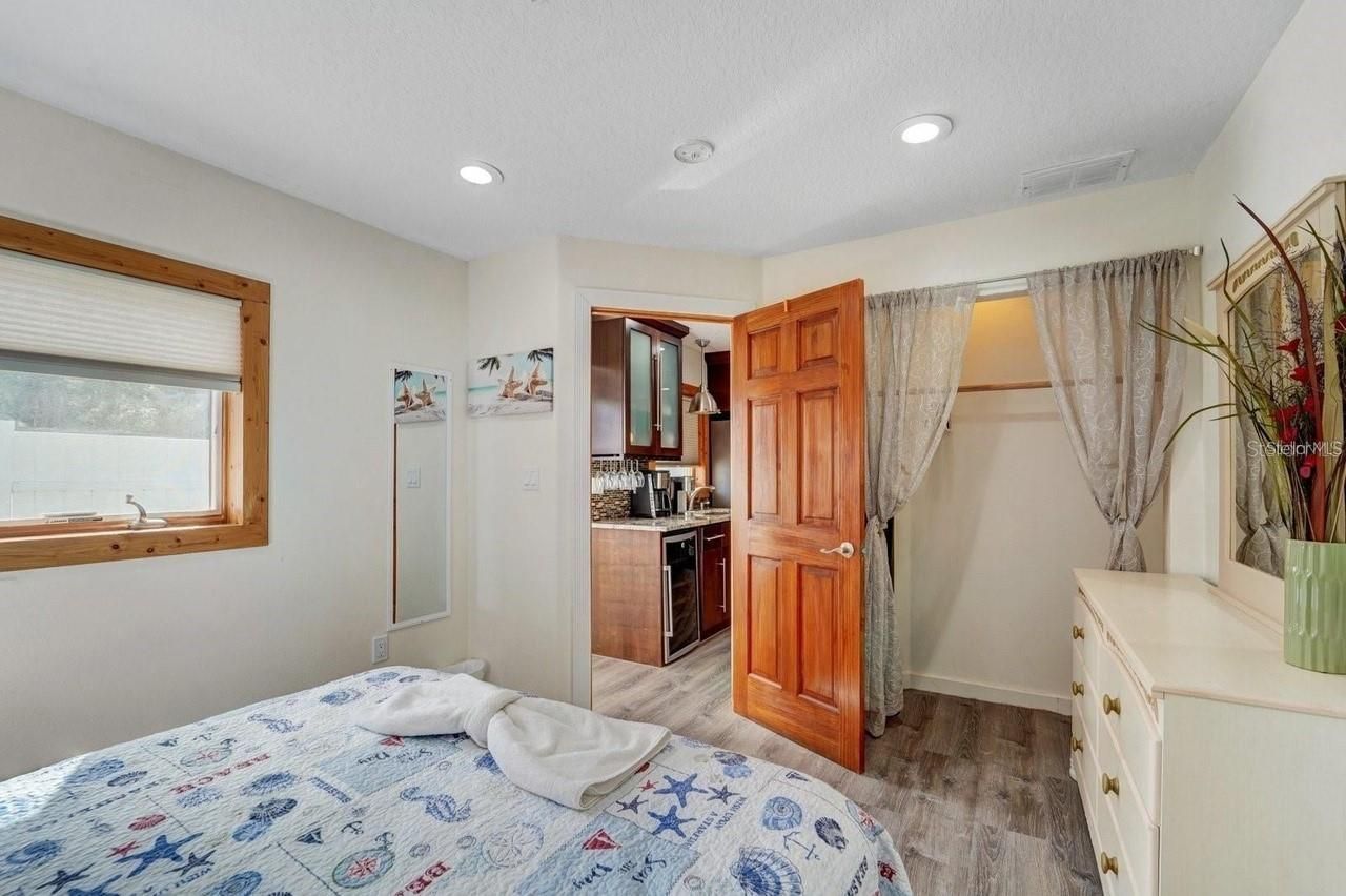 2598 Wood Street , Sarasota, FL 34237 Photo