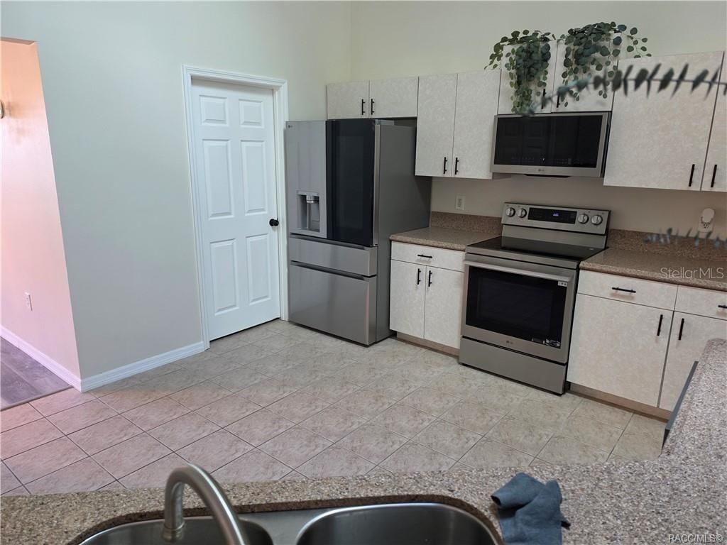 994 E Crown Of Roses Loop , Inverness, FL 34453 Photo