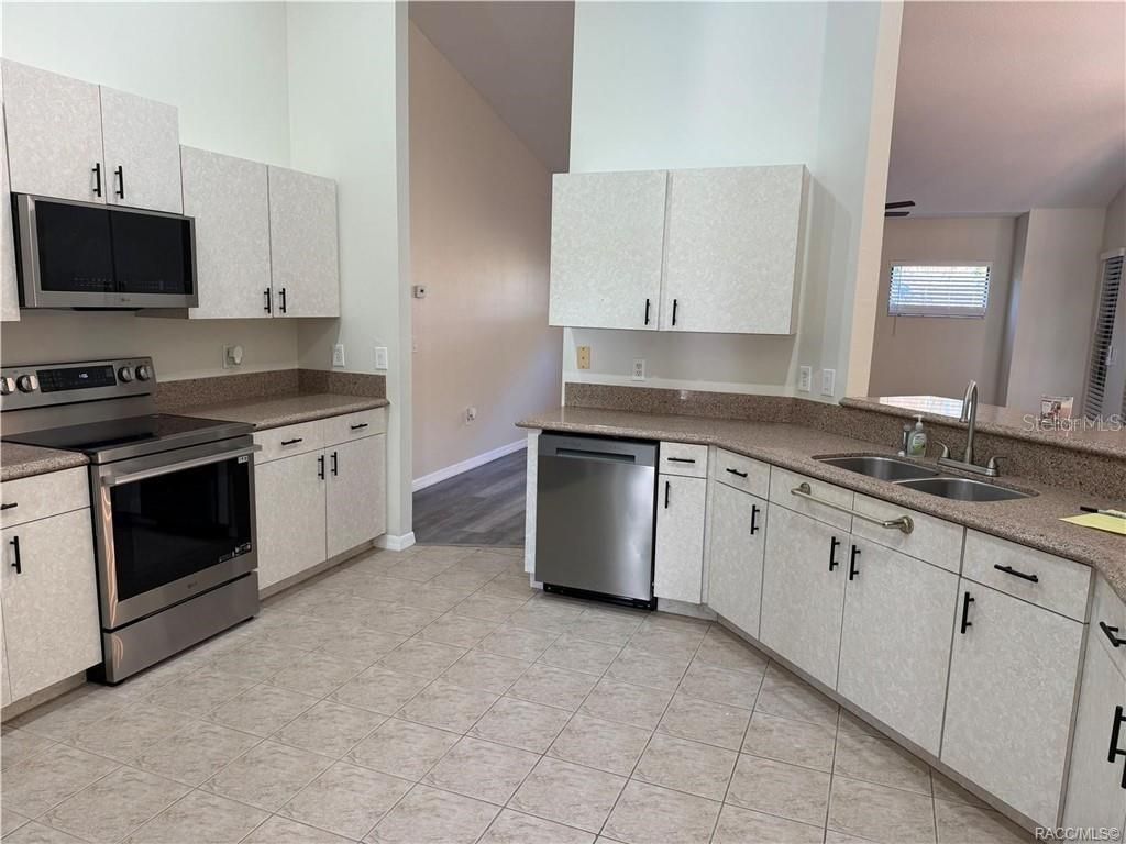 994 E Crown Of Roses Loop , Inverness, FL 34453 Photo