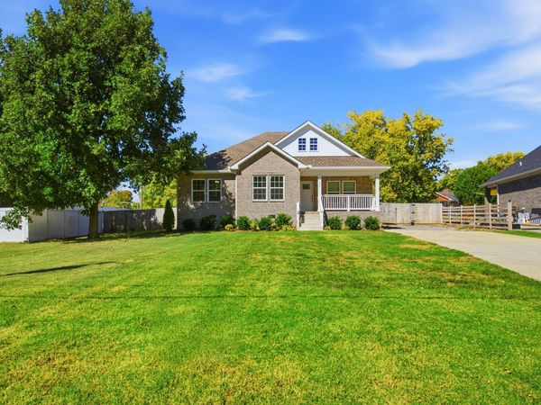 246 Mark Cir, Gallatin, TN 37066