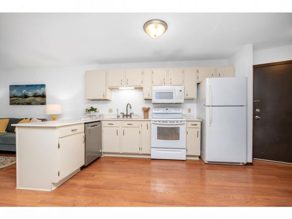 175 County Road B2 E, Unit 429, Little Canada, MN 55117