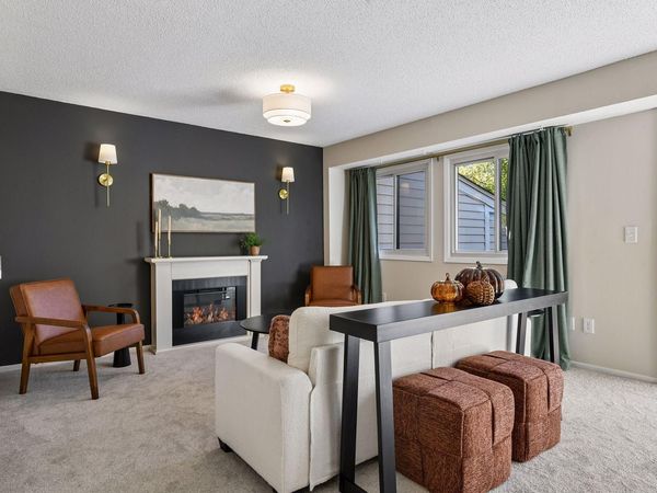 8948 Neill Lake Road, Unit B, Eden Prairie, MN 55347