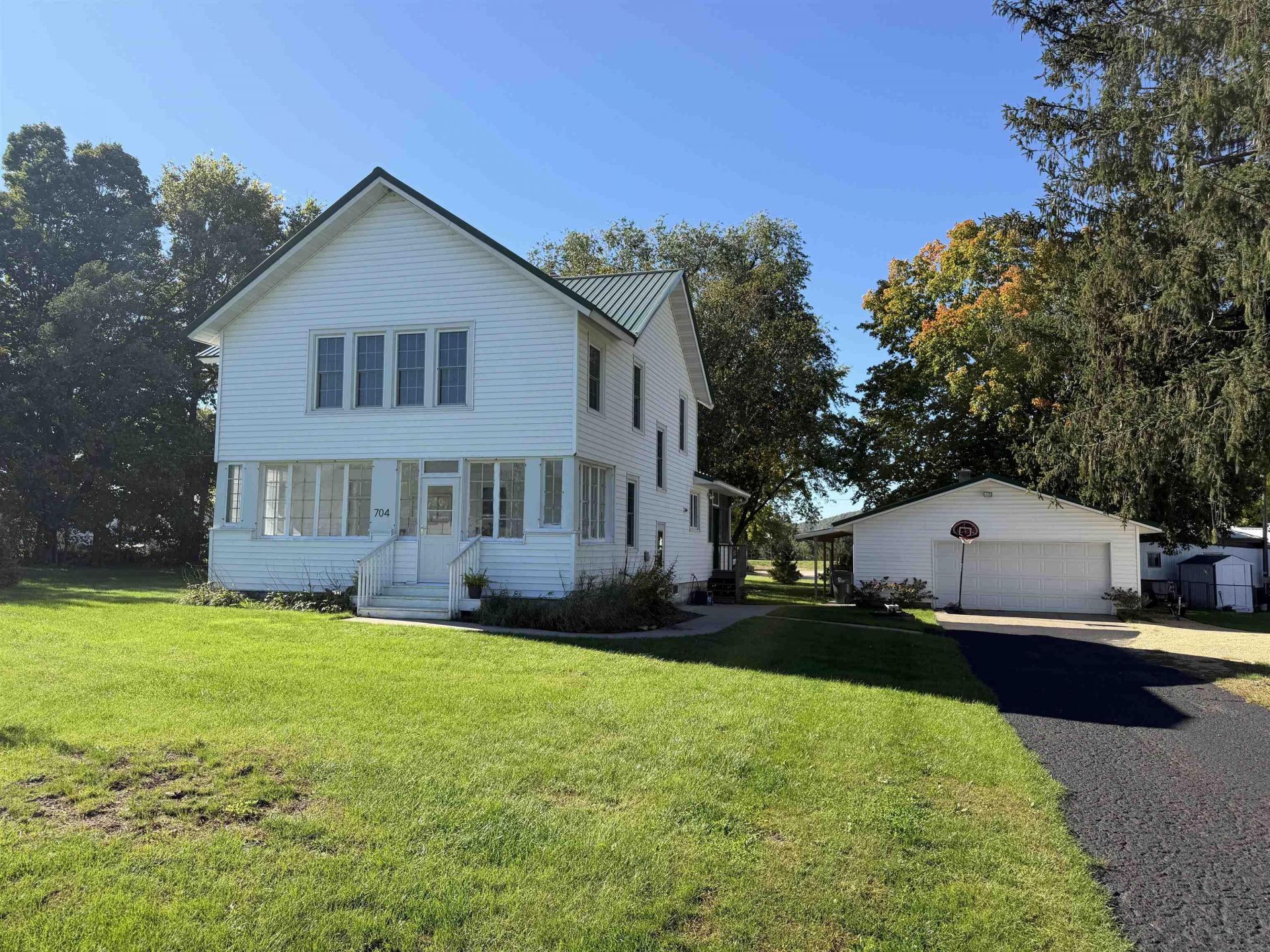 704 Jefferson Avenue, Harpers Ferry, IA 52146 Main Photo