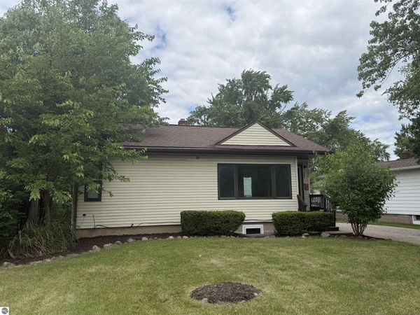 905 High E, Mt Pleasant, MI 48858