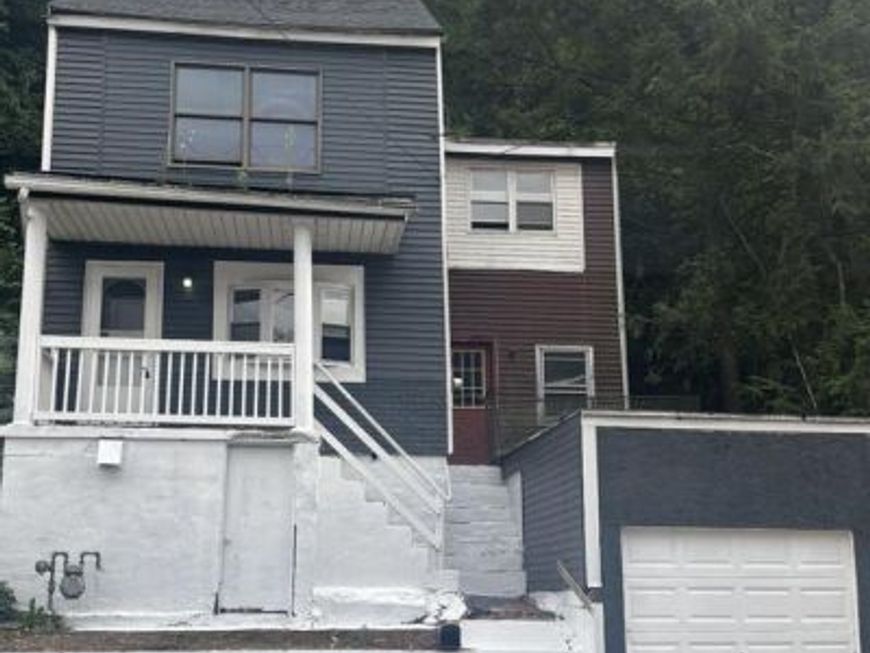 321 Peacock Street, Pottsville, PA 17901 Main Photo