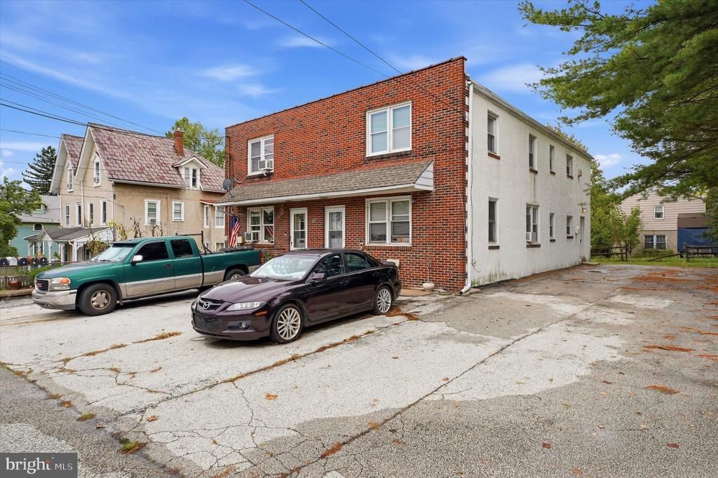 509 BRIDGE STREET, MONT CLARE, PA 19453