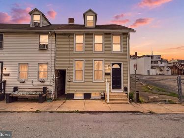 740 E CLARKE AVENUE, YORK, PA 17403