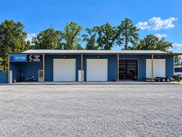 300 Dead Lake Road , Creola, AL 36525